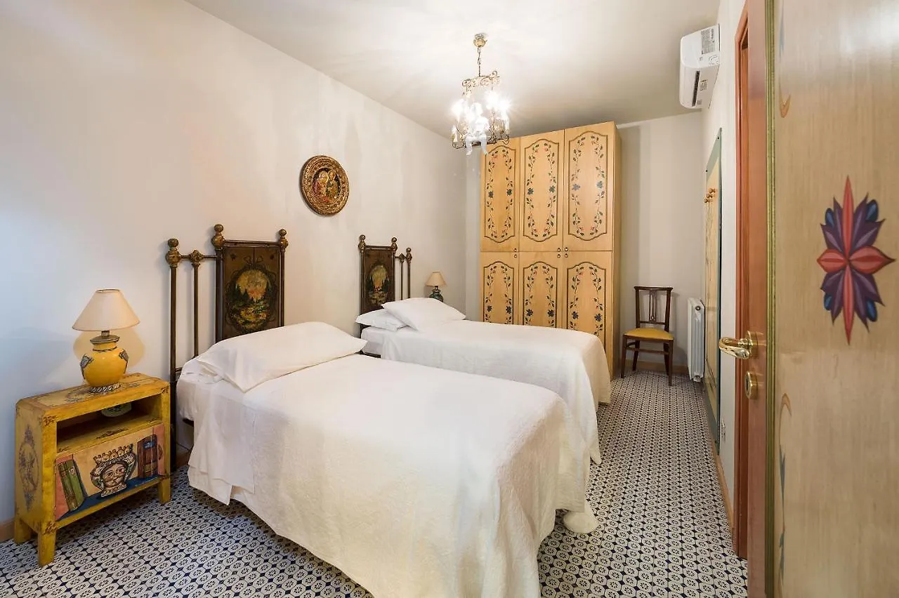 La Boheme Villa Taormina