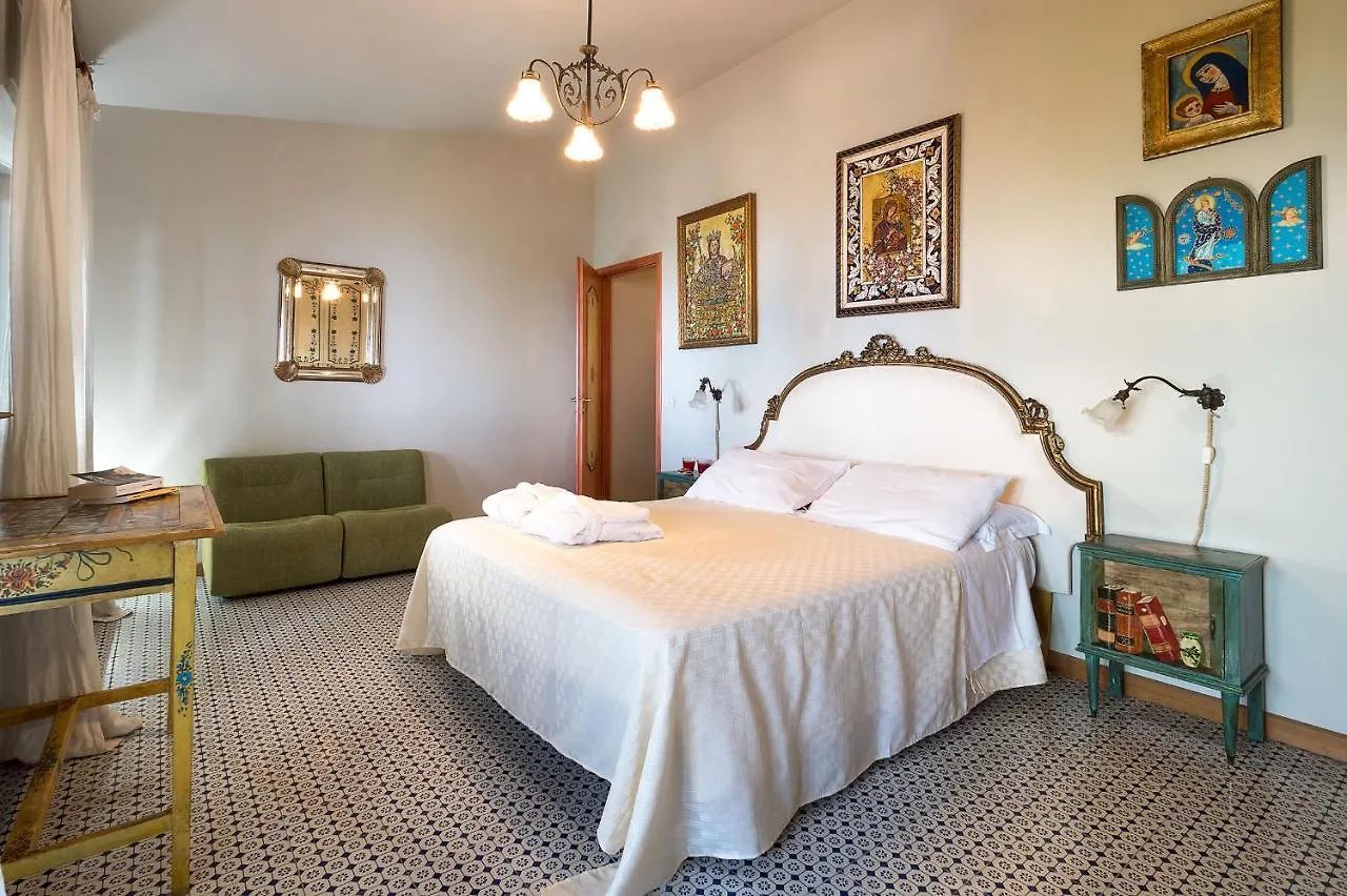 La Boheme Villa Taormina